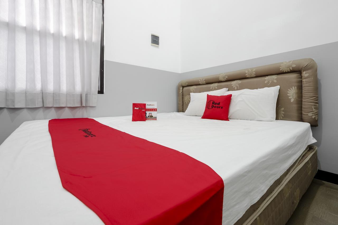 Reddoorz @ Prambanan Timur Raya Semarang Eksteriør billede